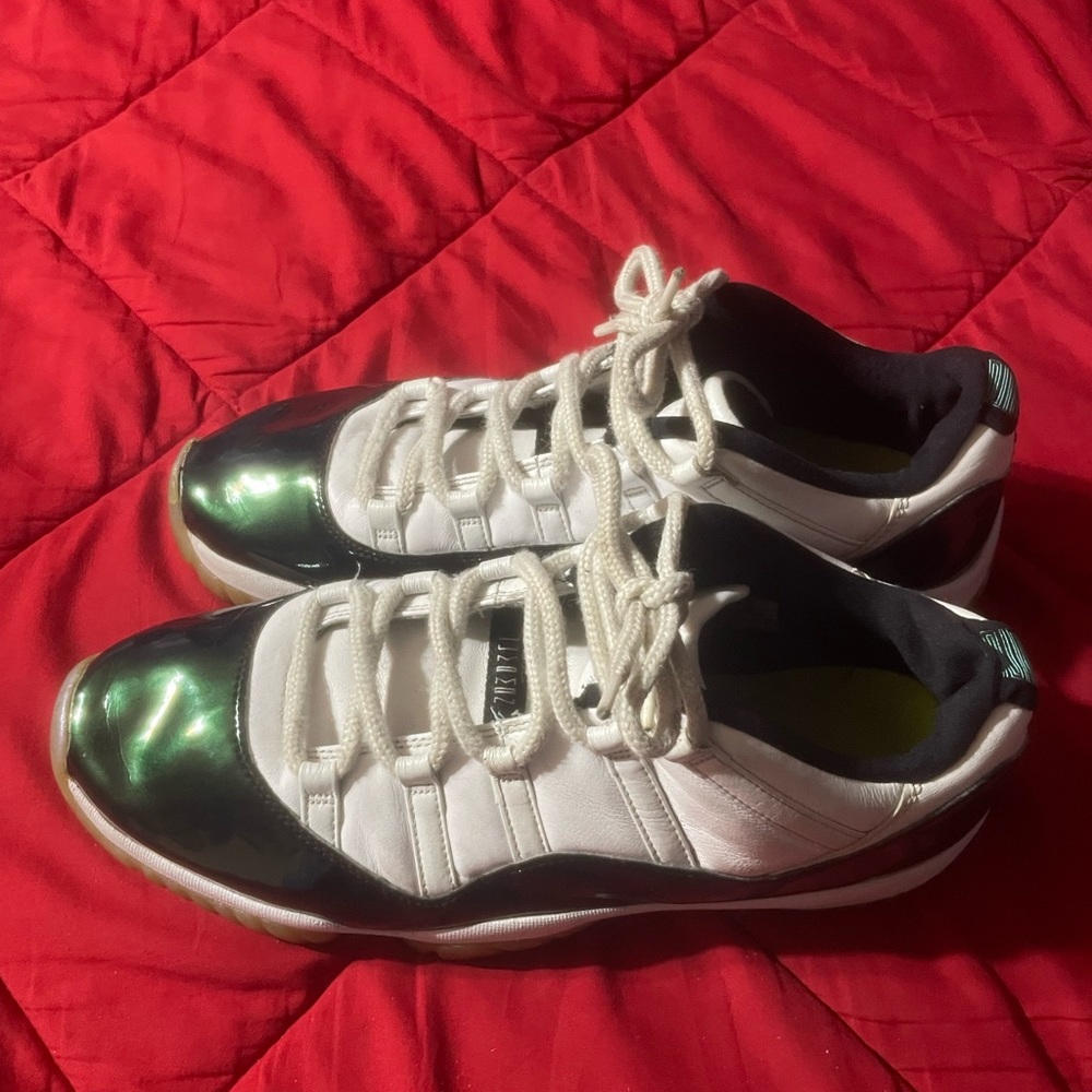Jordan 11 Emerald/Easter - image 2